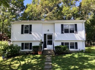 31 Sherman St, North Kingstown, RI 02852
