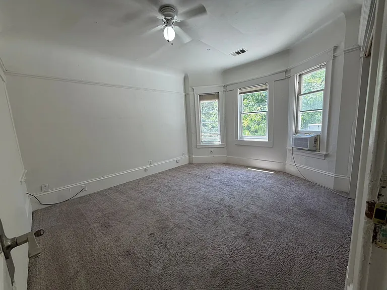 2017 Q St — Photo 23