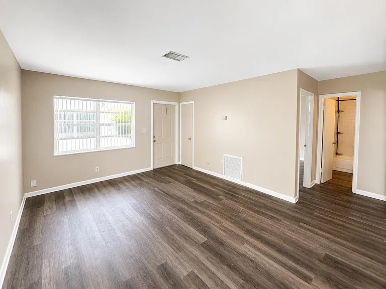 4125 Woodside Dr #2 — Photo 6