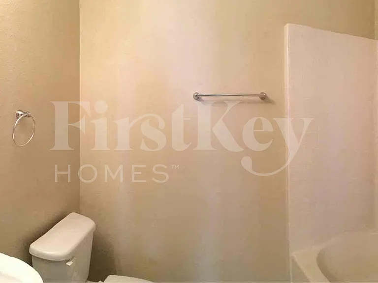 3638 Queens Cove Blvd — Photo 5