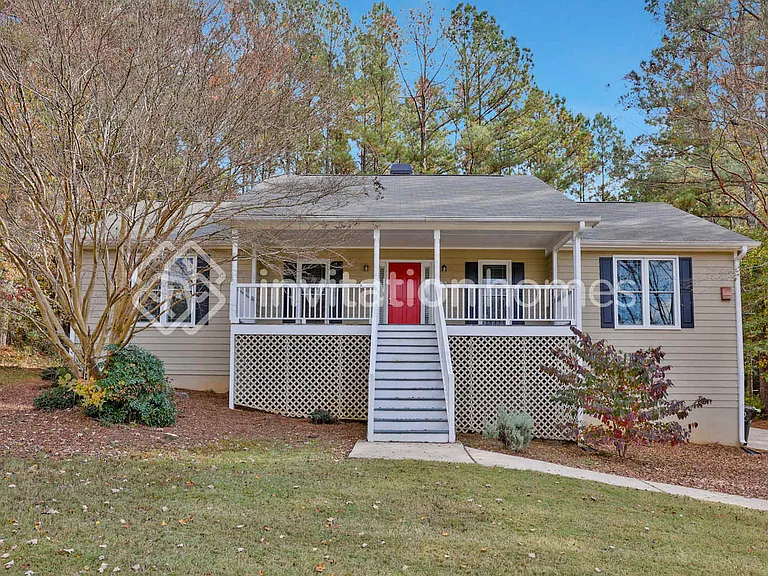 251 Warrenton Dr — Photo 1