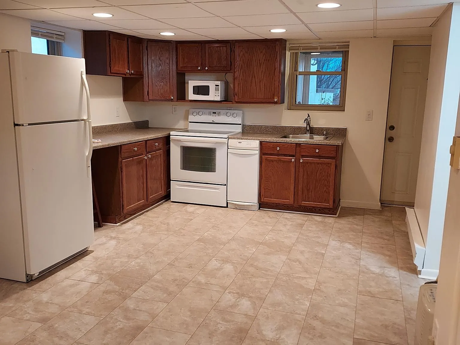202 N Highland Ave — Photo 3