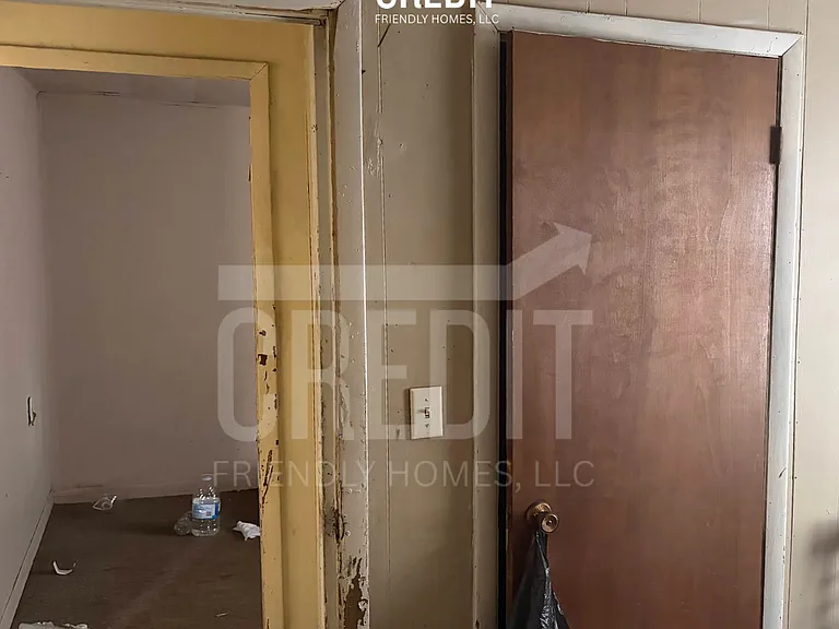 1829 S Stanley St — Photo 5