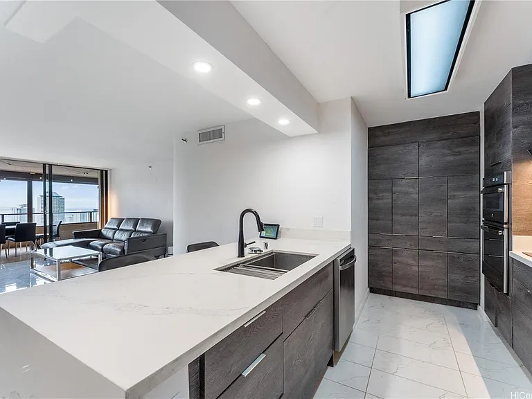 581 Kamoku St #3704 — Photo 6