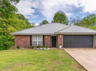 3020 Aikin Dr, Paris, TX 75460