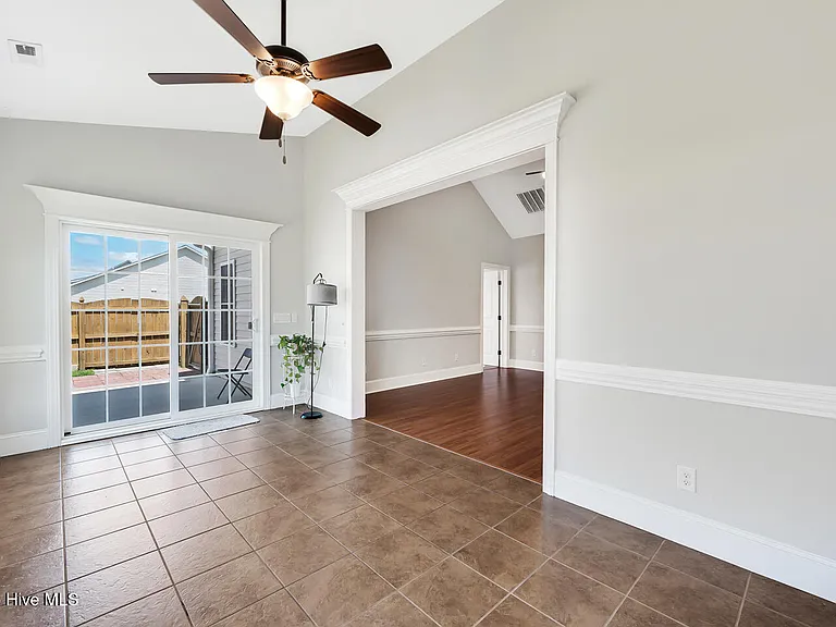 2400 Dovedale Ct #B — Photo 20
