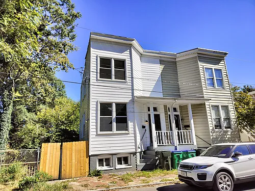 225 S Pine St Photo 1