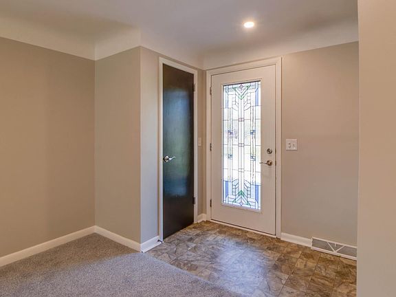4th image of 5542 Betty Ln