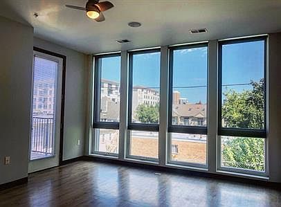 2nd image of 1530 N Jackson St #10525205