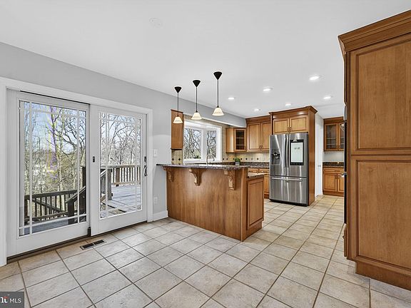 5th image of 5840 Ridgecrest Ave