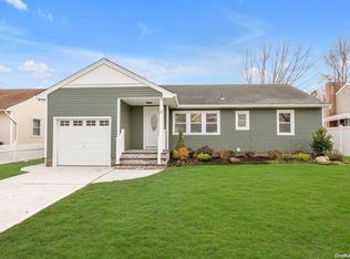 11 Crestline Ave, Bethpage, NY 11714