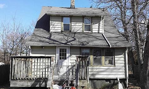 2nd image of 20 Edgewood Ct