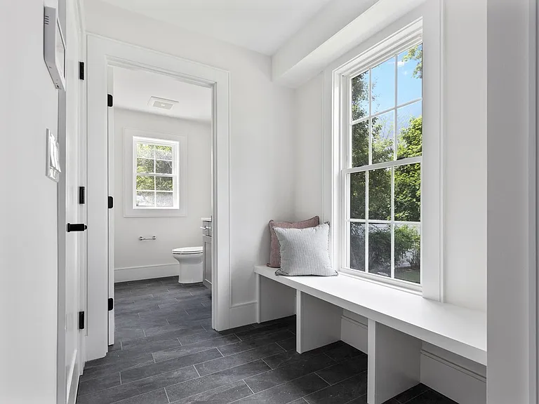 20 Manhattan Ter — Photo 19
