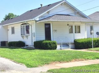 1115 E Ash St, Taylorville, IL 62568