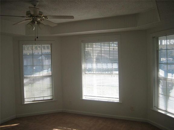 2nd image of 817 Kaufman St