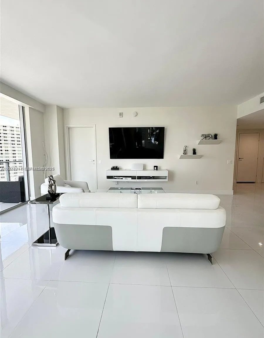 Brickellhouse Condo — Photo 3