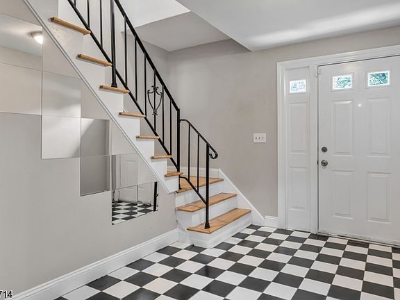 2nd image of 2 Stiles Ln