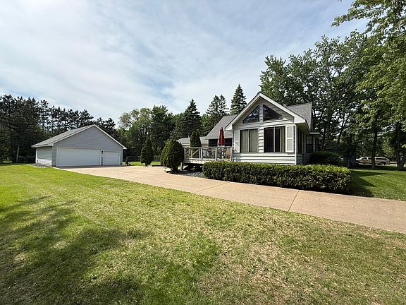 3rd image of 8428 Eastwood Rd