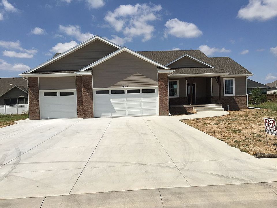 Large 3-car garage