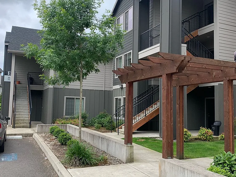 StoneBridge Crossing — Photo 23
