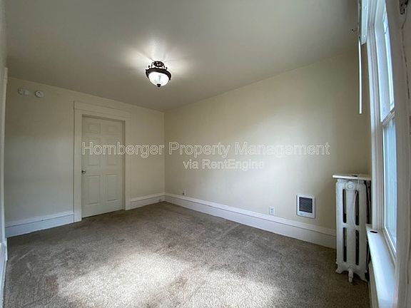 5th image of 1432 W Knox Ave #1