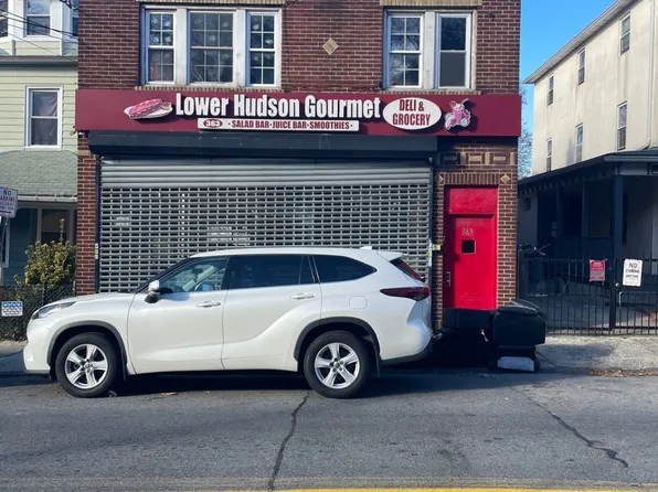 363 Warburton Ave, Yonkers, NY 10701