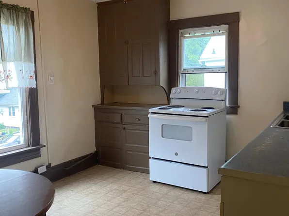 403 Silver Ave, Sharon, PA 16146