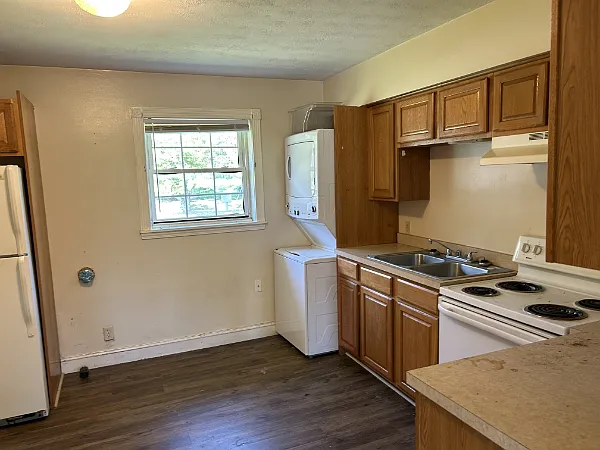 25 Holladay Dr #4