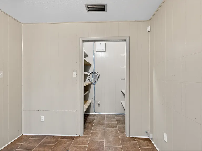9140 Laurie Ln — Photo 27