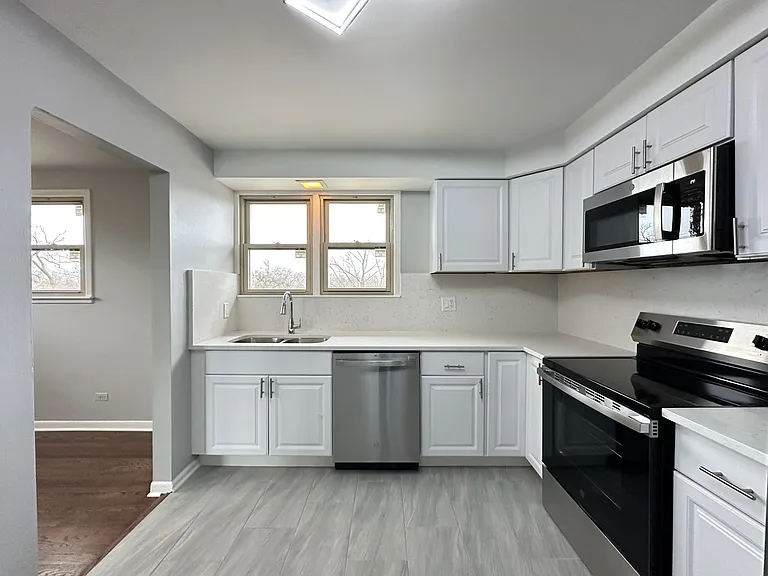 8644 Skokie Blvd #504 — Photo 4