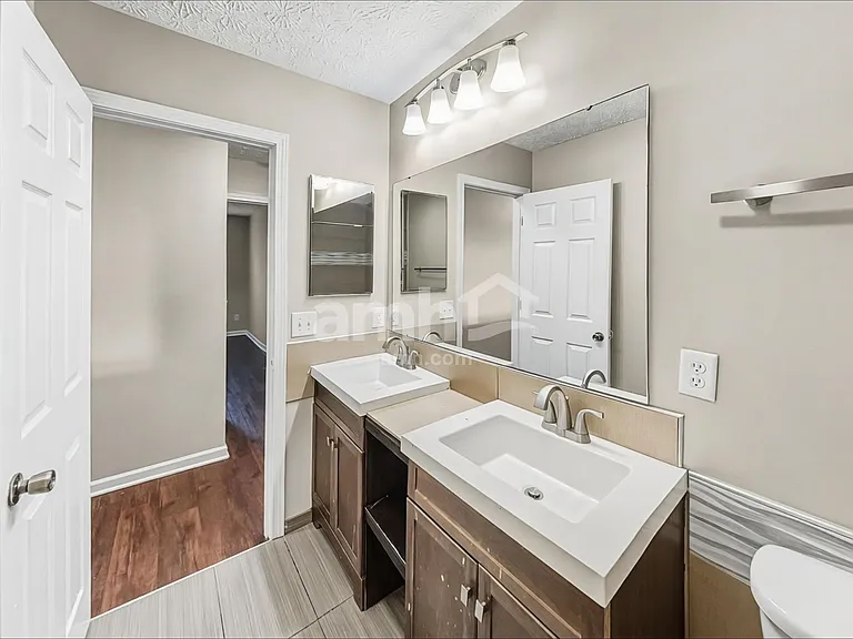 340 Evergreen Cir — Photo 18