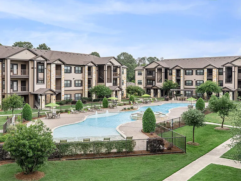 Willow Creek Apartments — Photo 9