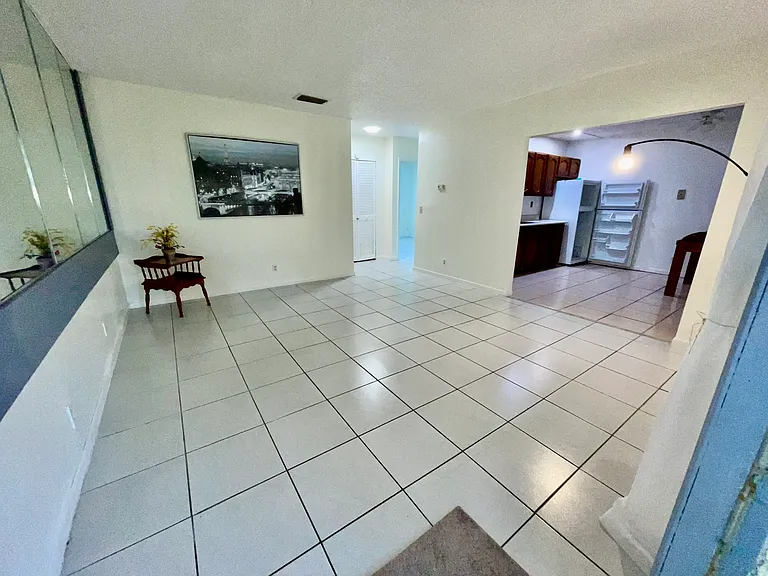 274 SW 9th St #1 — Photo 7