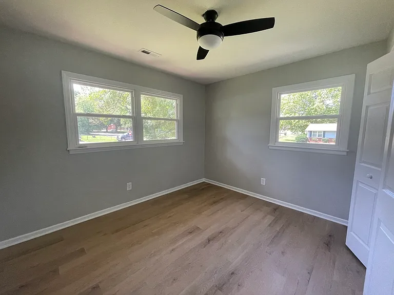 Secondary bedroom