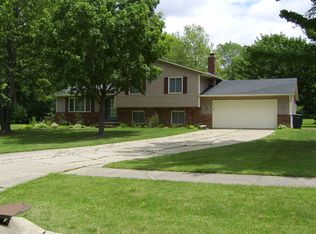 7473 Belvedere Dr, Mentor, OH 44060