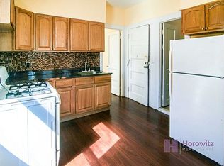 31-52 41st St #2F, Astoria, NY 11103