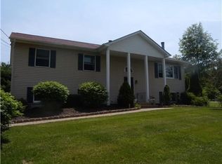 8 Windy Ridge Rd, Wallkill, NY 12589