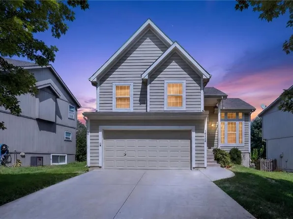 16222 W 157th Ter, Olathe, KS 66062