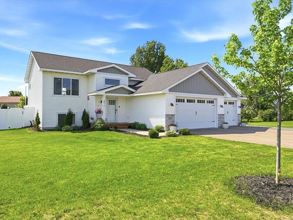 1st image of 811 Brady Ln