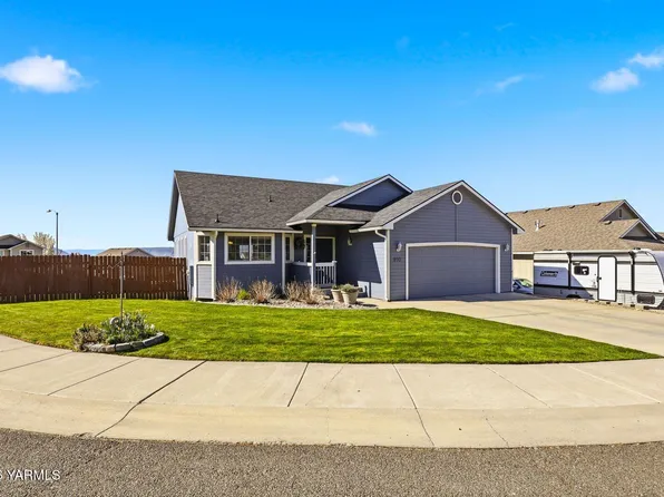 810 Overbluff Ln, Yakima, WA 98901