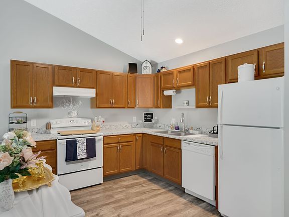 2nd image of 3953 & 3954 Mount Vernon Blvd #150607492