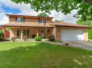 1005 S Hershey Rd, Bloomington, IL 61704