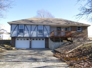 3123 S Buckner Tarsney Rd, Grain Valley, MO 64029