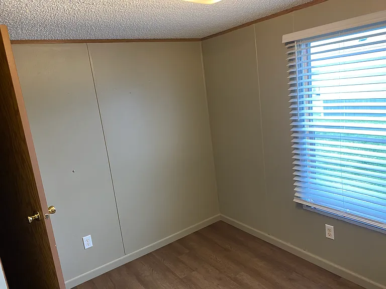 12885 Fairview Rd — Photo 16