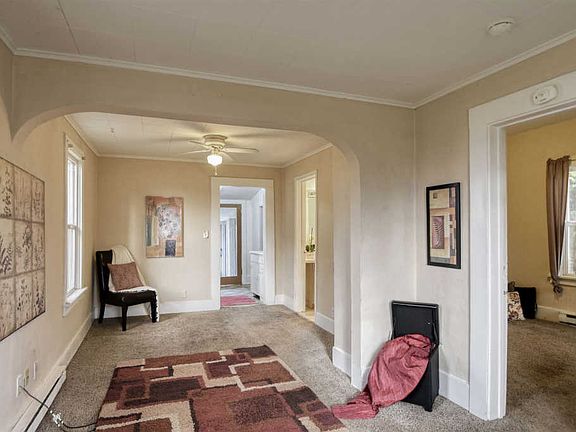 3rd image of 2809 E Marshall Ave