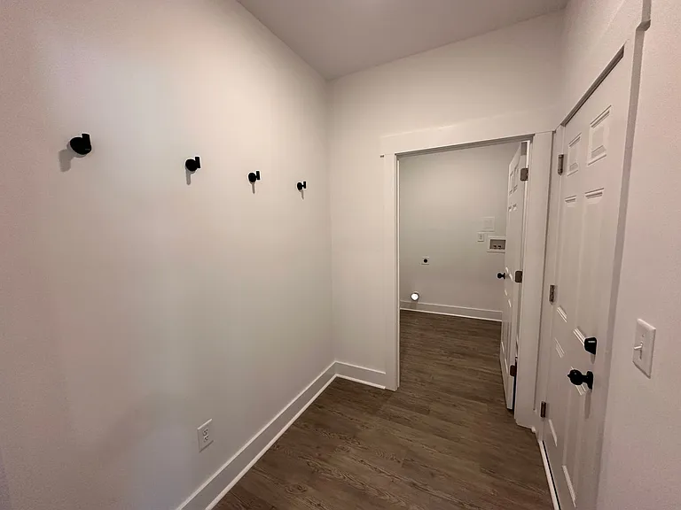 1668 Winding Way SW — Photo 11