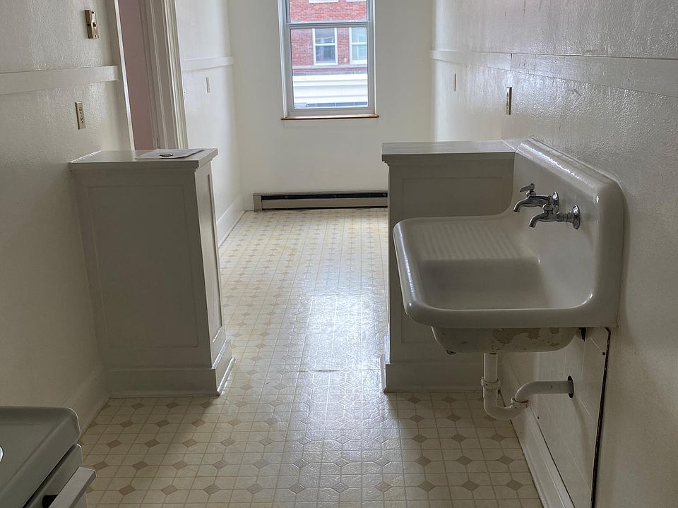 107 E Main St Kirksville, MO Zillow Apartments for Rent in Kirksville