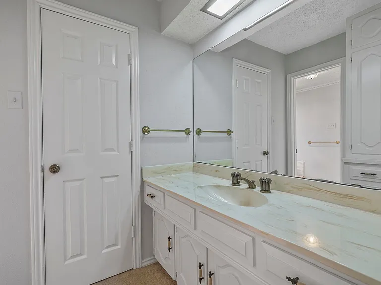 9738 Windham Dr — Photo 15