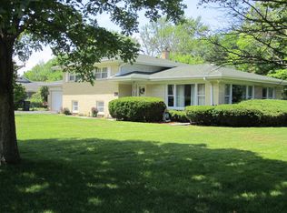 910 Kings Ln, Glenview, IL 60025