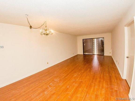 5th image of 860 SE 6th Ave APT 103